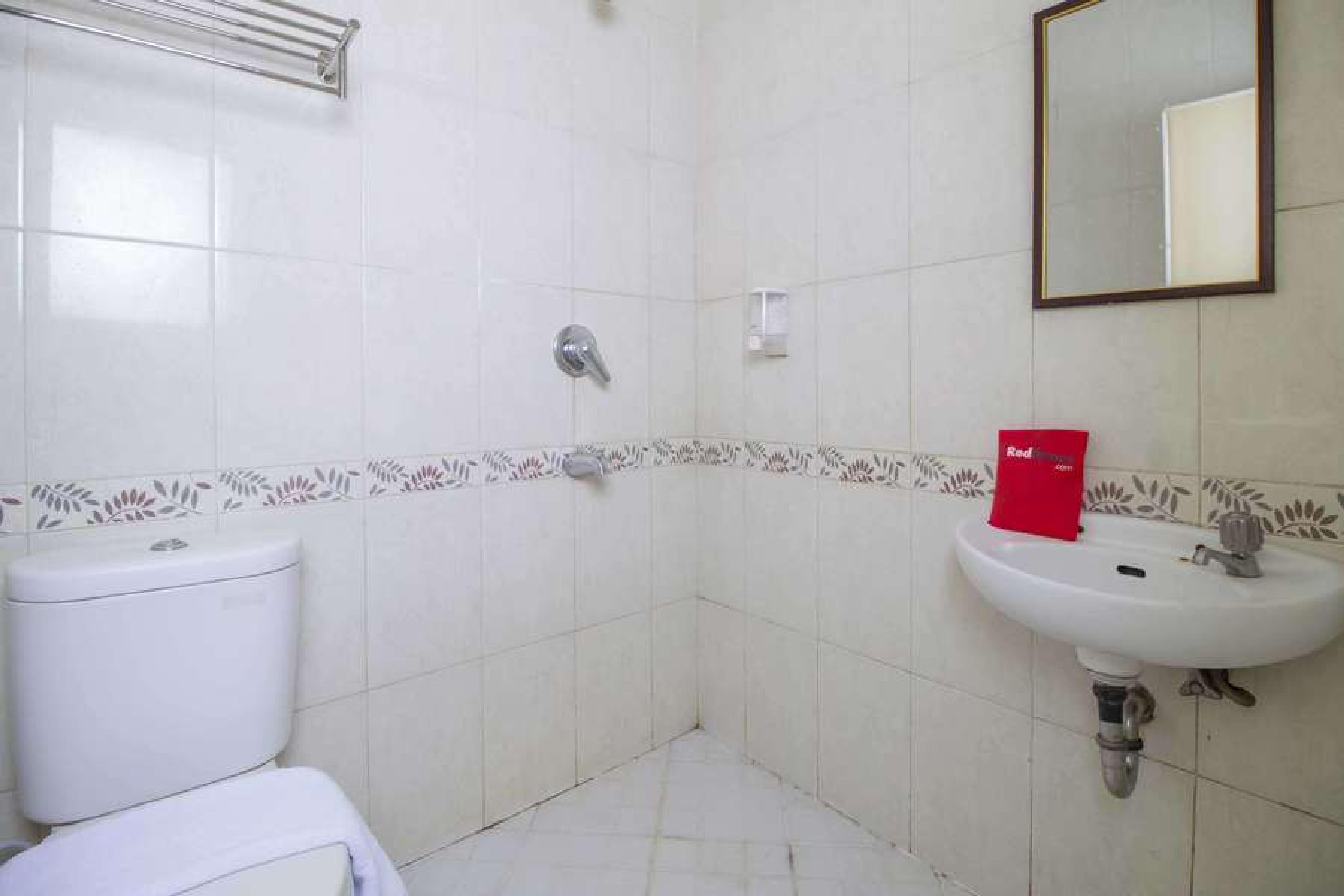 Hotel Reddoorz @ Pangeran Antasari 2 Cilandak  Exteriér fotografie