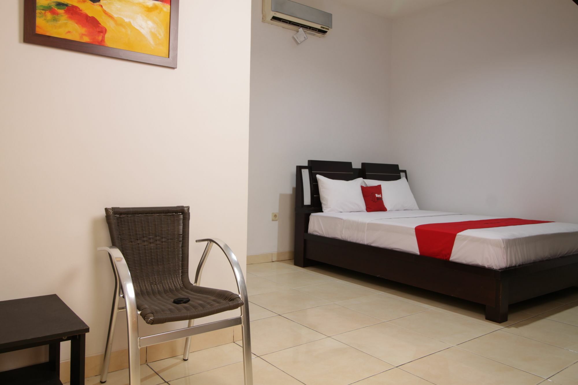 Hotel Reddoorz @ Pangeran Antasari 2 Cilandak  Exteriér fotografie