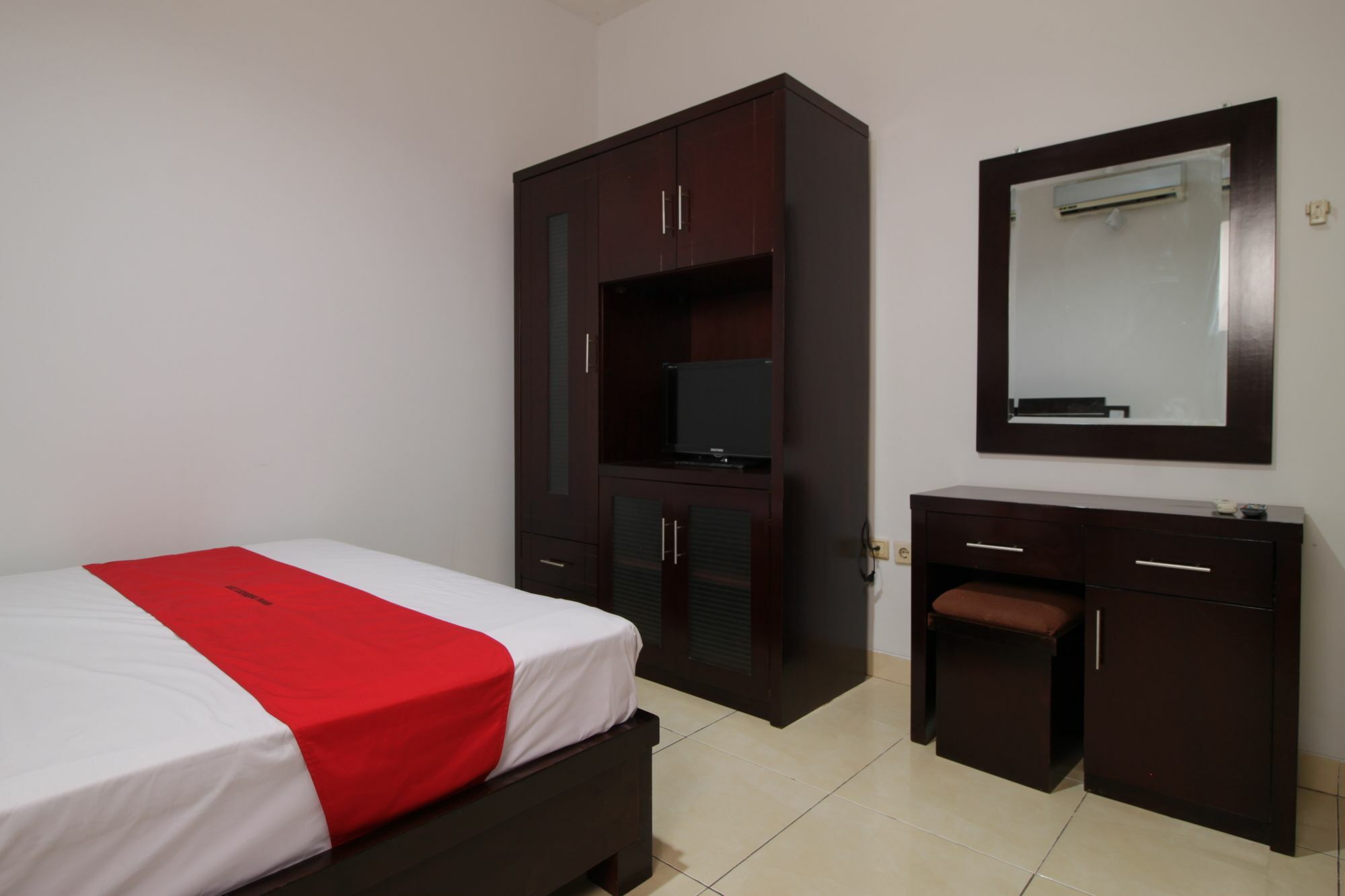 Hotel Reddoorz @ Pangeran Antasari 2 Cilandak  Exteriér fotografie
